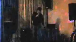 Поёт как Лепс