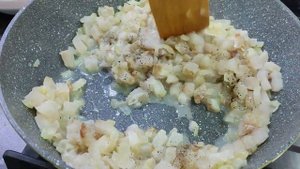 Эти горячие пирожки СМЕТАЮТСЯ СО СТОЛА за считанные минуты!!!  Расстегаи с рыбой