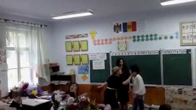 1 класс наша учительница Морарь Евгения Петровавна смотреть онлайн