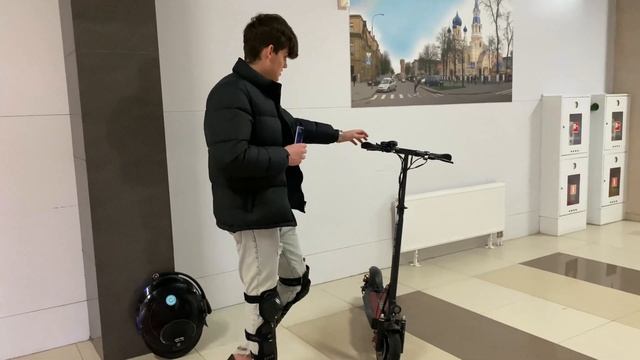 сравнение электротранспорта : kugoo m4 pro VS inmotion v5f.Электротранспорт который поможет в учеб смотреть онлайн