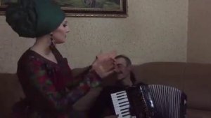 Всем тиха, Аварка поет, оригинально живым голосом