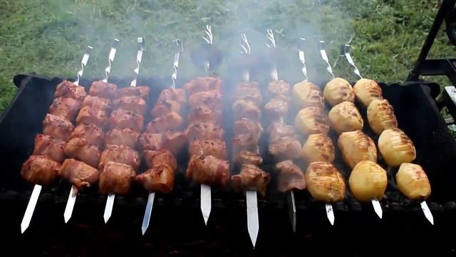 Шашлыки. Шашлыки из свиного карбонада в беконе. #шашлык смотреть онлайн
