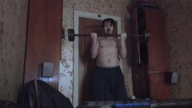 ПОДНЯТИЕ ШТАНГИ НА БИЦЕПС 35 КГ 30 РАЗ смотреть онлайн