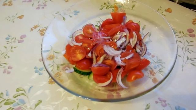 VLOG: Семейный ужин / Как почистить собаке зубы / Открываем киндеры / смотреть онлайн