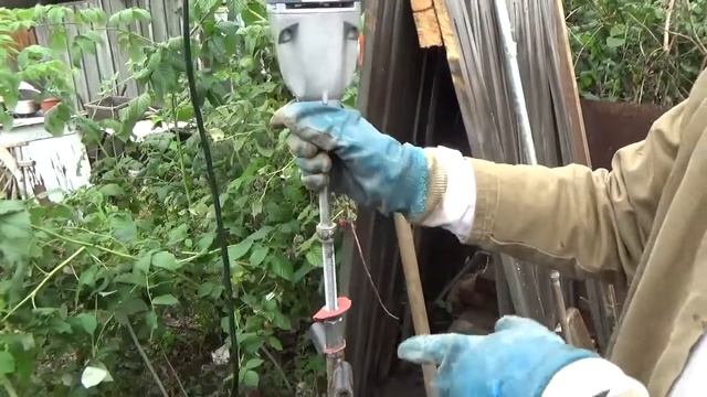 Садовый бур из строительного миксера. смотреть онлайн