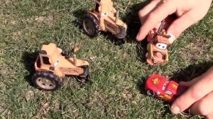 Tractor Tipping - Lightning McQueen & Mater CARS Movie Frank Ramone Flo