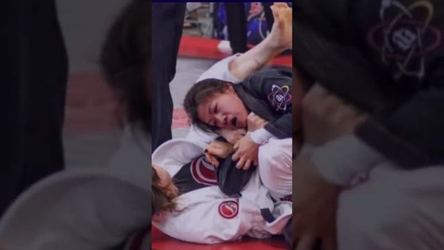 В США в соревнованиях по женскому джиу-джитсу теперь участвуют мужчины,  считающие себя женщинами