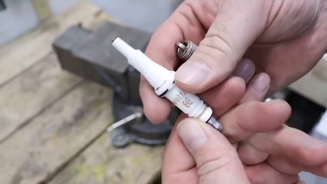 НОЖ как БРИТВА за две минуты! РЕЖЕТ ДАЖЕ САМОРЕЗ! Крутые идеи для заточки ножей! смотреть онлайн