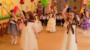 Детский танец "Калинка" в подготовительной группе детского сада