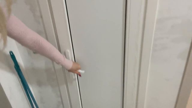 Я на стройке мою окна… руки в кровь 🙈 смотреть онлайн