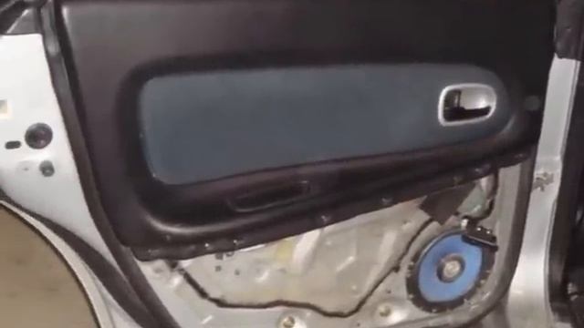 Mazda 323F BA смотреть онлайн