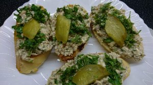 Бутерброды из сардины. Смотри что можно приготовить из обычной консервы. Это универсальная закуска