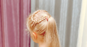 Прическа в детский сад для девочки. Косы за 5 минут