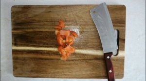 Салат с киноа, авокадо и тунцом