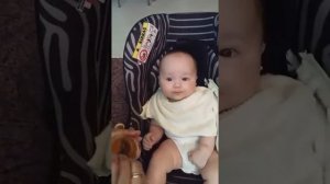 Самый голодный младенец!!!