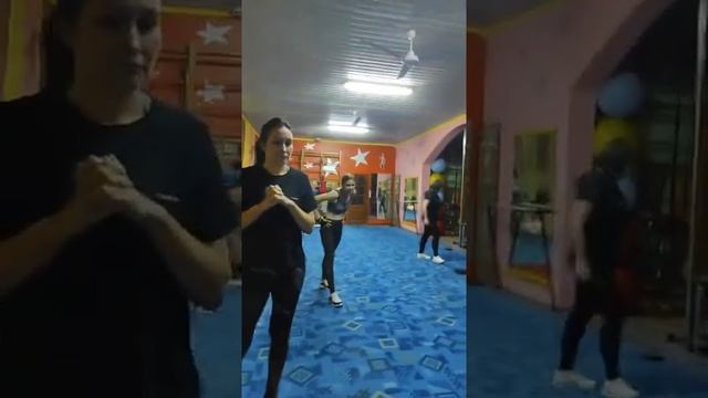 @galinakorobeinik   Жиросжигающая тренировка без инвентаря.