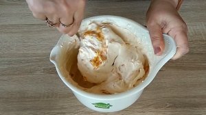 Торт из вафельных коржей без выпечки со сливочным кремом.