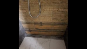 Душевая вечный поддон в экономной новостройке в спальном районе Екатеринбурга на Олега Кошевого д.