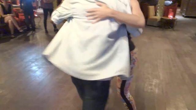 Samba de Gafieira au Barrio Latino Paris смотреть онлайн