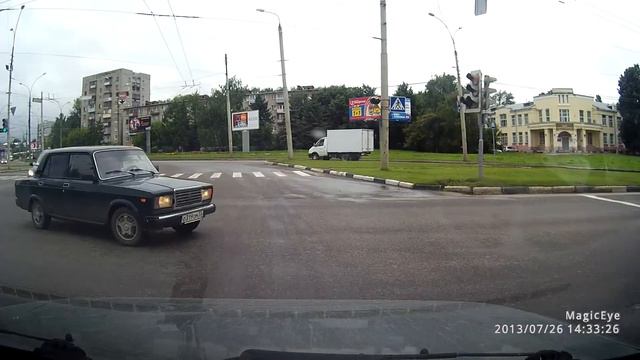 Как уступают дорогу! смотреть онлайн