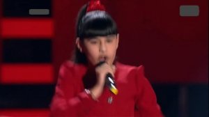 Родная мать сдала ее в детдом: как Диана Анкудинова нашла любящую семью и стала телезвездой