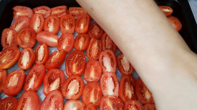 Вяленые ? помидоры в духовке//Зачем покупать в магазине дорого,приготовьте лучше сами.