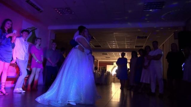 Первый танец молодых