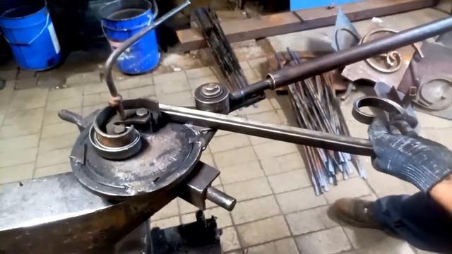 завитки из профильной трубы на простом станке смотреть онлайн