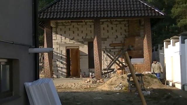 Входная, деревянная дверь под старину смотреть онлайн