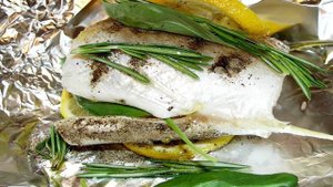 Судак запечёный с базиликом,розмарином и лимоном.