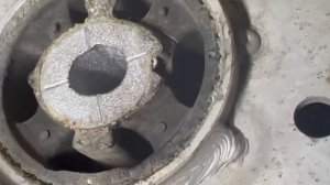 Комплексная проблема на БМВ F10 - задний редуктор течет, хвостовик слизало, муфта кардана треснула