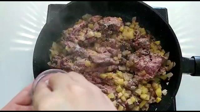 Не Пирог, а сказка Мясной пирог в сметанном тесте.Много начинки