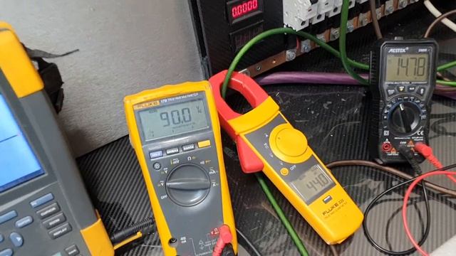 Замер мощности усилителя MOMO BD5000.1 смотреть онлайн