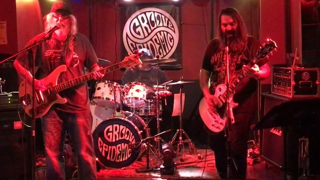 Groove Epidemic (Live) 2019 August 17 смотреть онлайн