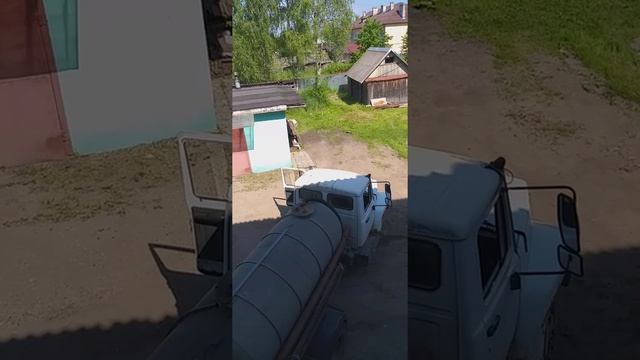 Один раз в год выкачивают выгребную яму часть - 1 смотреть онлайн