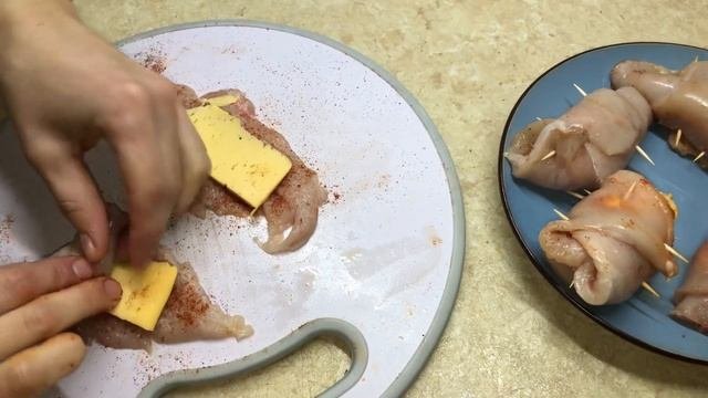 С ТАКИМИ РУЛЕТИКАМИ СПРАВИТСЯ ДАЖЕ РЕБЁНОК/КУРИНЫЕ РУЛЕТИКИ С СЫРОМ И БРОККОЛИ !