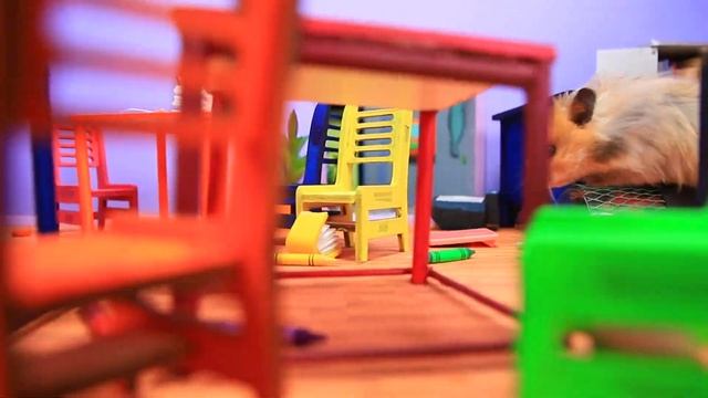 Хомяк против Птицы Опилы из Garten of BanBan! Хомяк против монстра в лабиринте