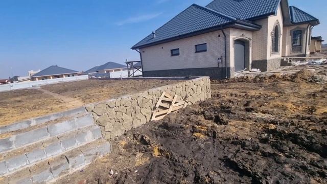 Пришла весна, стройка закипела. строим дома в Белгороде и Воронеже с отделкой под ключ
