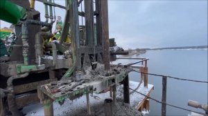 Поставили двойную колонковую, проверяем идет ли промывочная жидкость!