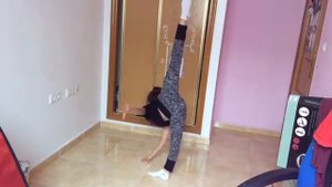 Гимнастика. Как делать поворот планше