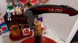Как самостоятельно открыть бутылку вина ??, нож сомелье со штопором. Париж.