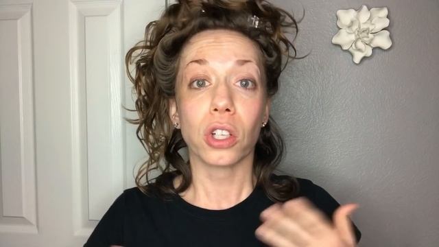 Medusa Clipping to preserve curls overnight | Alyson Lupo смотреть онлайн