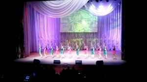 Очень сложный танец и очень сложно его повторить