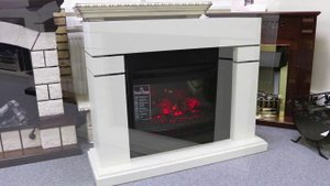 Каминокомплект Royal Flame Lindos c очагом Dioramic 26 LED FX алебастр - Видеообзор