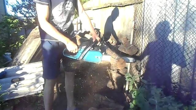 Бензопила Makita EA3202S40B. Демонстрация работы.