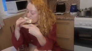неопозннанный объект/на кухне с Ксюшей/еда на камеру