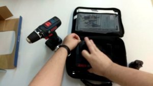 Аккумуляторная дрель-шуруповерт BOSCH GSR 12V-15+ 2,0 + 4.0 а/ч + 39 предметов оснастки в сумке