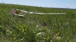 Полет 2х метрового мотопланера с бортовой видеокамерой