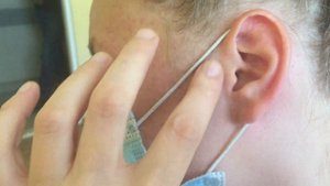 в ухо с поврежденной барабанной перепонкой препараты капать не нужно
