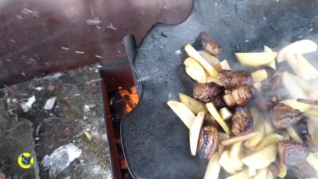 Жареная картошка с мясом из диска бороны!Fried potatoes with meat on a harrow disk garden! смотреть онлайн